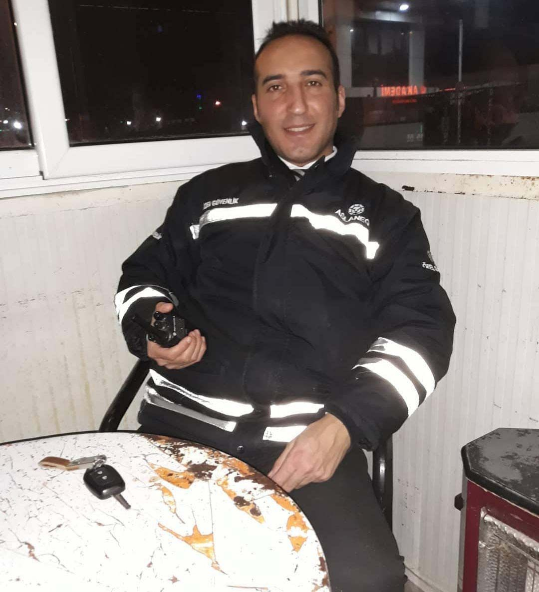 İzmir'de güvenlik görevlisi tüm parasını bu işe harcadı! Görenler şaşırıyor