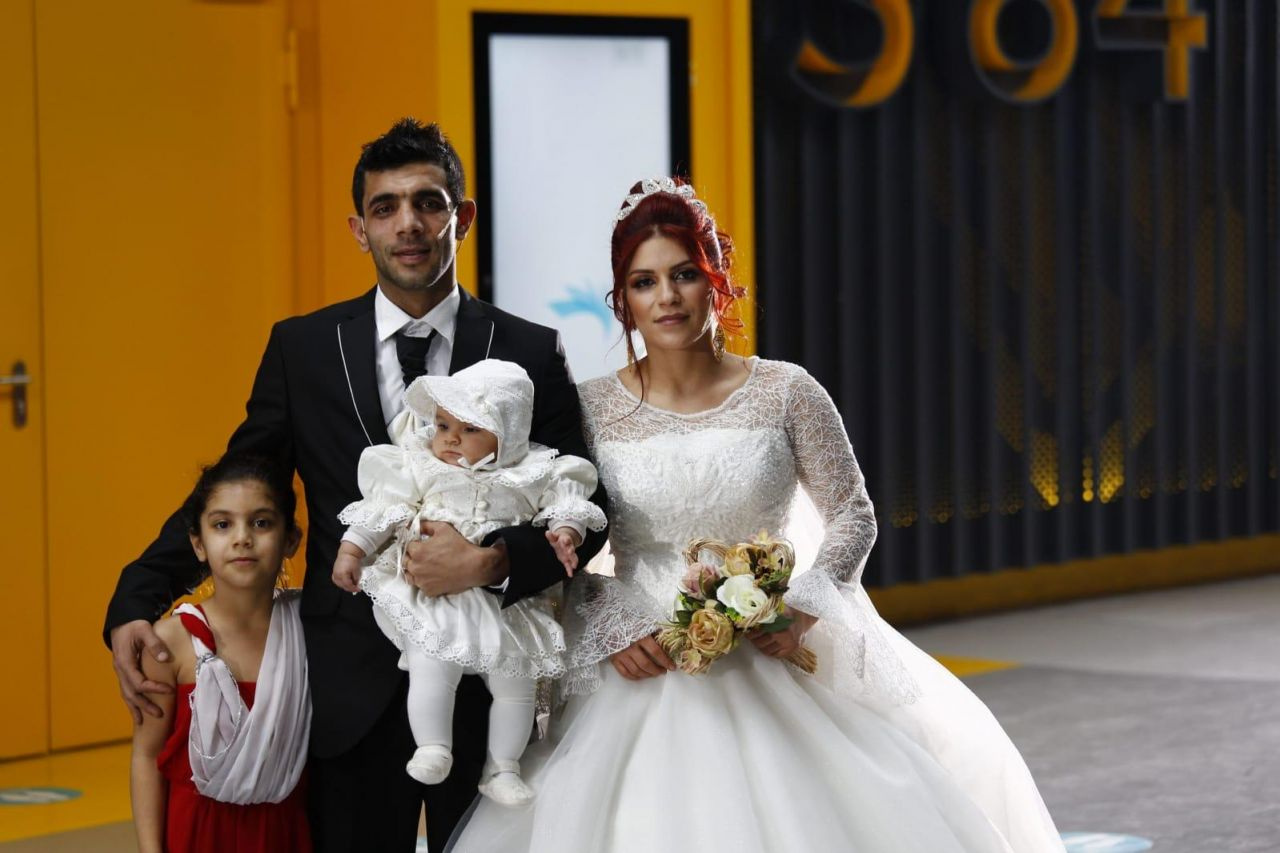 ATV Esra Erol'da 10 yıllık 2 çocuklu çiftin nikahı kıyıldı hayali gerçek oldu