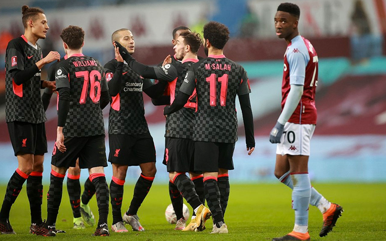 Liverpool, Aston Villa'nın gençlerini 4 golle geçti