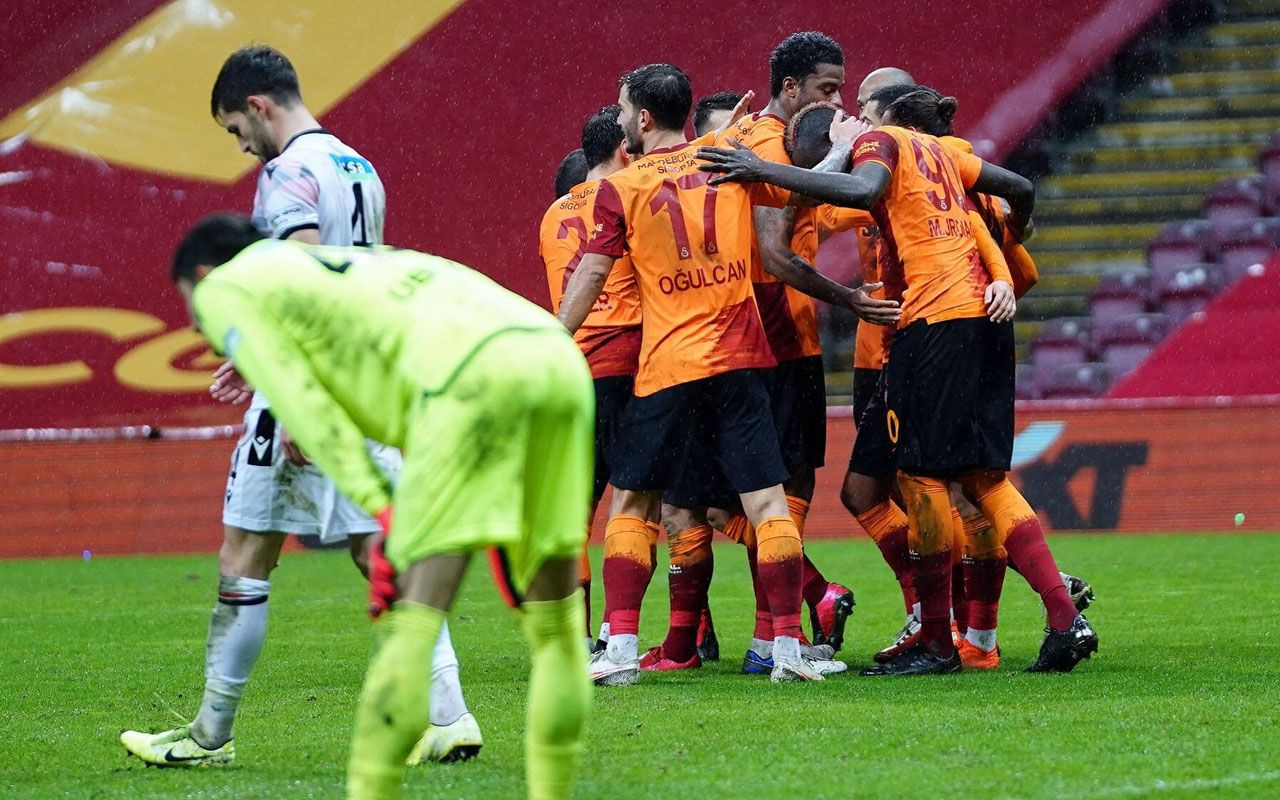 Galatasaray'ın 6 gol attığı maçta kaleci Übeyd olay! Yaptığı paylaşımı Twitter tiye aldı
