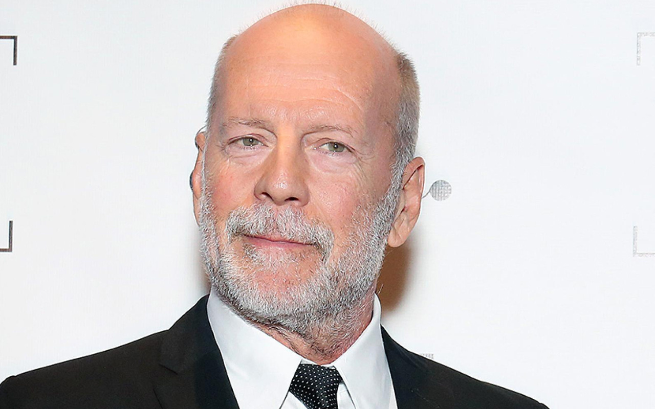Eczanede maske takmayan Bruce Willis hayatının şokunu yaşadı