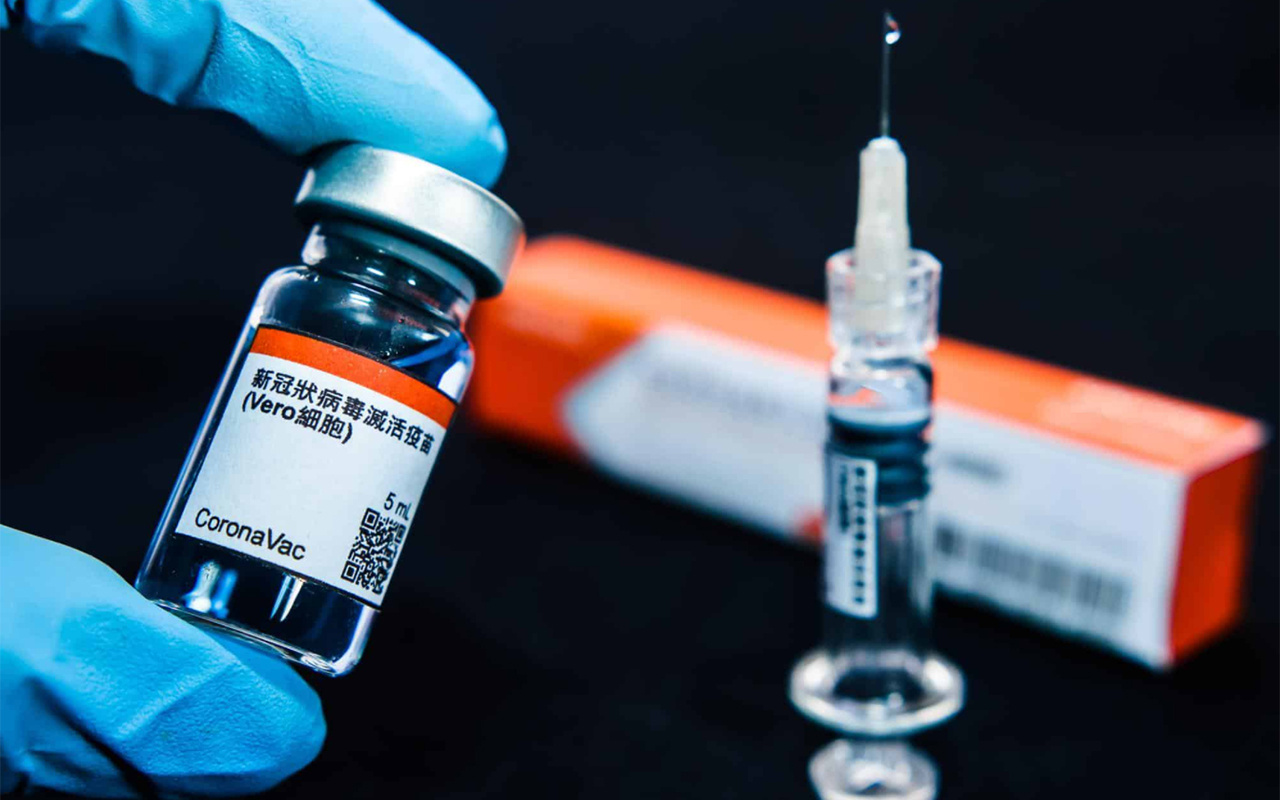 Türkiye İlaç ve Tıbbi Cihaz Kurumu CoronaVac aşısı için acil kullanım onayı verdi