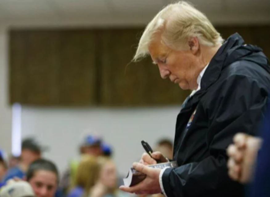 ABD Başkanı Trump Twitter'da alay konusu oldu! Tuvalet kağıdıyla yaşadıkları olay