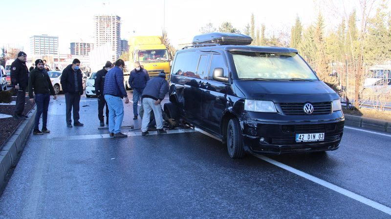 Elazığ'da kaza kazaya neden oldu! 18 araç birbirine girdi
