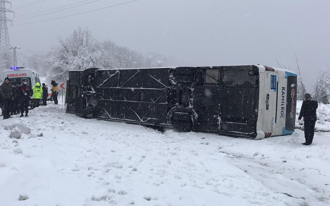 Zonguldak'ta yolcu otobüsü devrildi! Yaralılar var