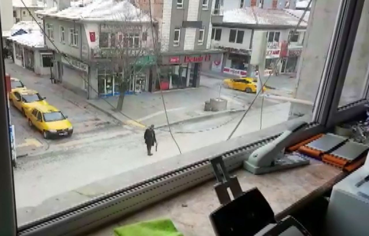 Ankara'da silah sesleri: Pompalı tüfekle sokağa çıkan şahıs etrafa ateş açtı