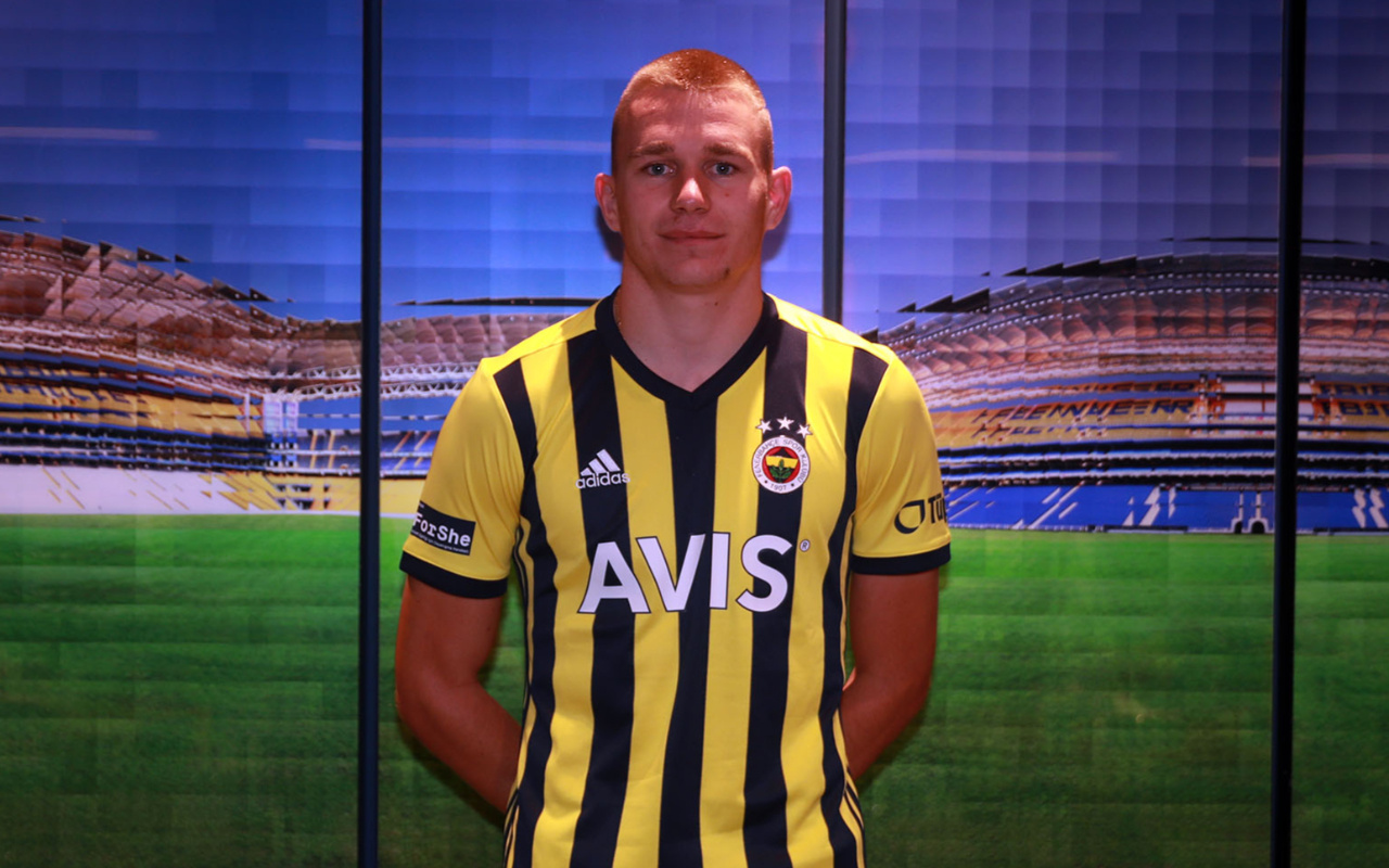 Fenerbahçe, Macar futbolcu Attila Szalai'yi kadrosuna kattı