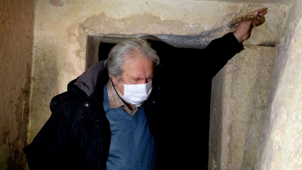 İznik'teki 2500 yıllık mezar oda gizemini koruyor! Adaklar ve altın yüzük bulundu