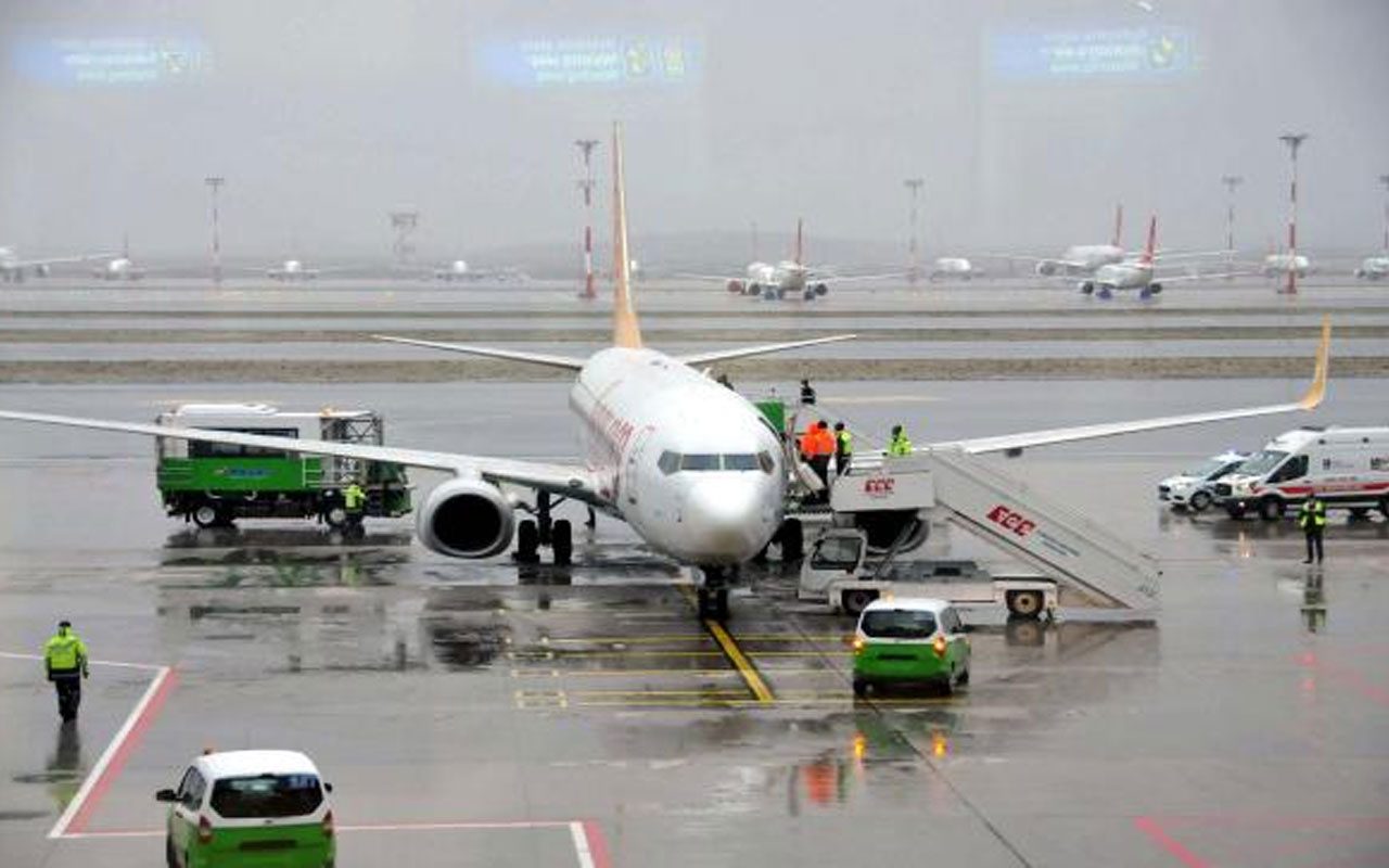 Yolcu bilinç kaybı yaşadı! Uçak İstanbul Havalimanı'na acil iniş yaptı