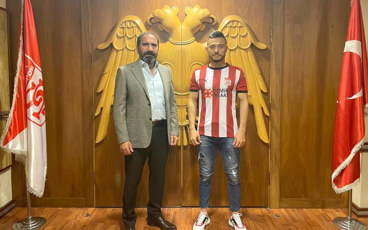 Sivasspor Alaaddin Okumuş'la yapılan anlaşmayı sözleşmeyle taçlandırdı