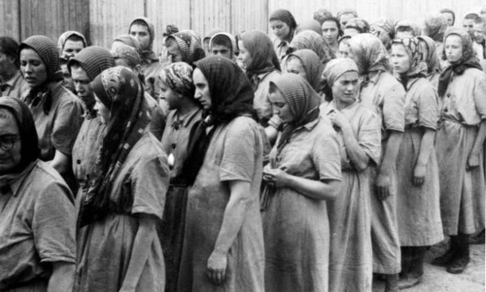 Ravensbrück Toplama Kampında sıradan kadınlar nasıl sadist Nazi askerlerine dönüştü?