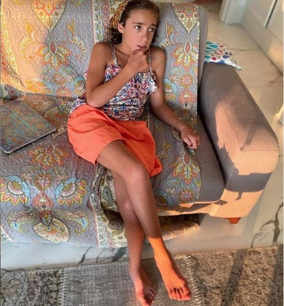 Kızının regl olduğunu duyuran Ceyda Düvenci sosyal medyayı ikiye böldü