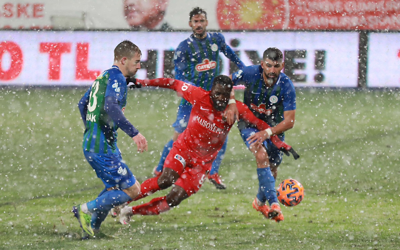 Gaziantep FK'yi farklı geçen Çaykur Rizespor 5 maç sonra kazandı
