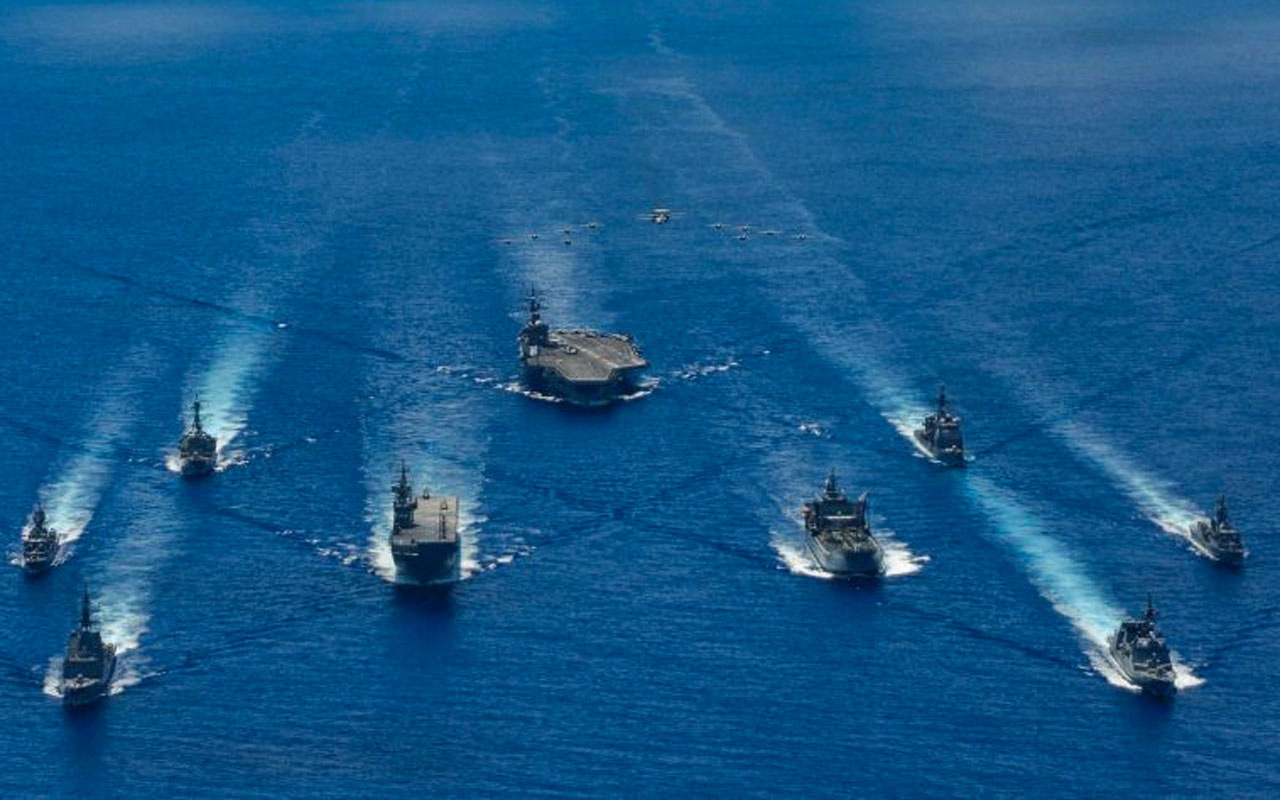Japonya ve ABD'den Güney ve Doğu Çin Denizi'nde tehditlere karşı 'kararlılık' mesajı