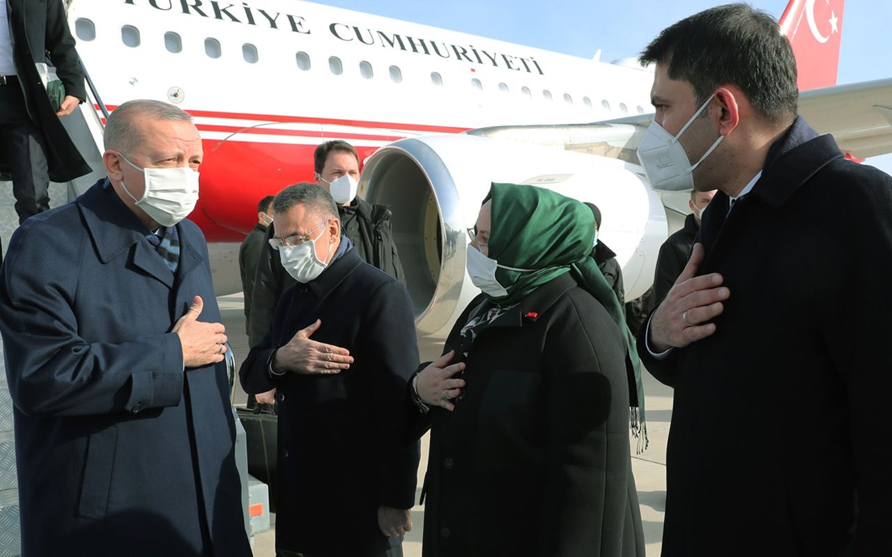 Cumhurbaşkanı Erdoğan Elazığ'da deprem konutlarını havadan inceledi
