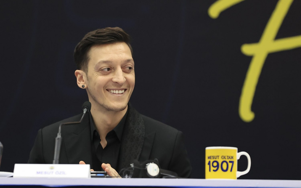 Mesut Özil kayınvalidesi Gülter Gülşe'ye Acarkent'te milyonluk ev aldı!