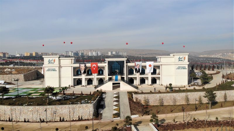 Avrupa'nın en büyüğü Elazığ'da açıldı hizmetler ücretsiz! Enerjisini kendi üretiyor