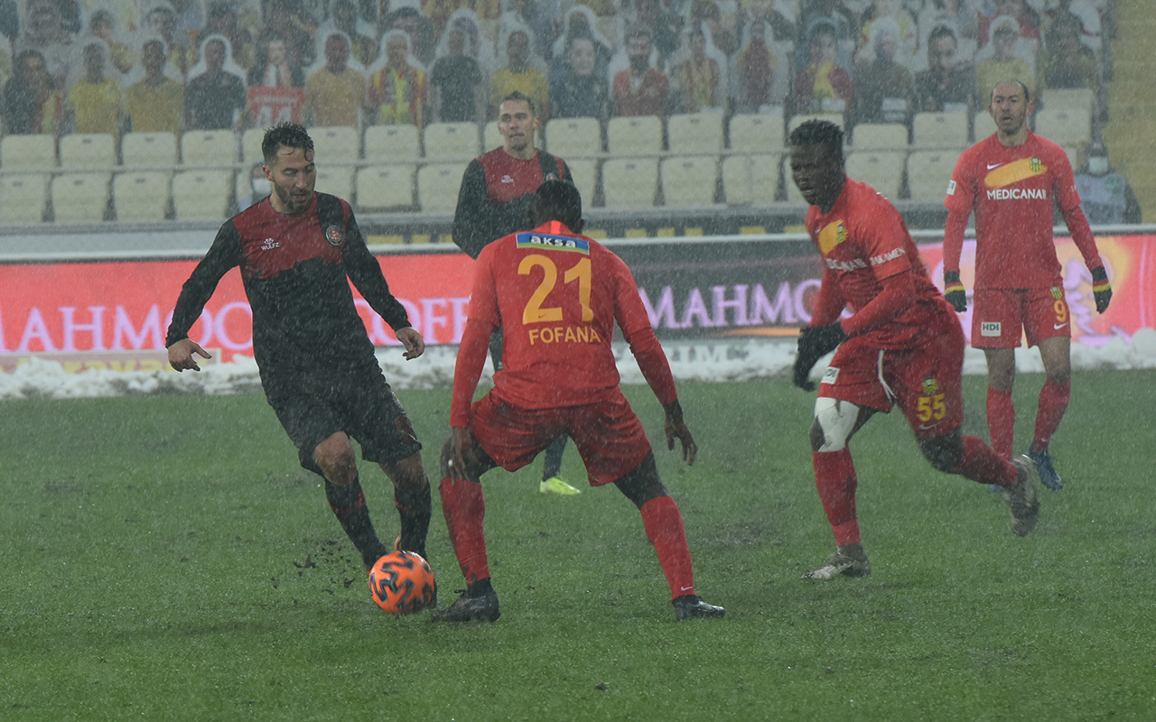 Yeni Malatyaspor ile Fatih Karagümrük golsüz berabere kaldı
