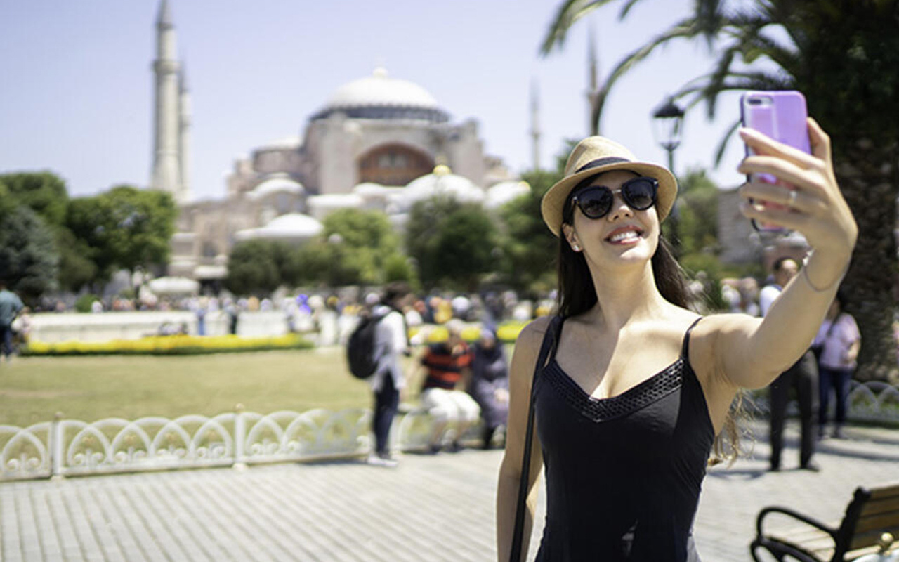 Bakanlık açıkladı! Salgında Türkiye'de en çok turist bakın hangi ülkeden geldi