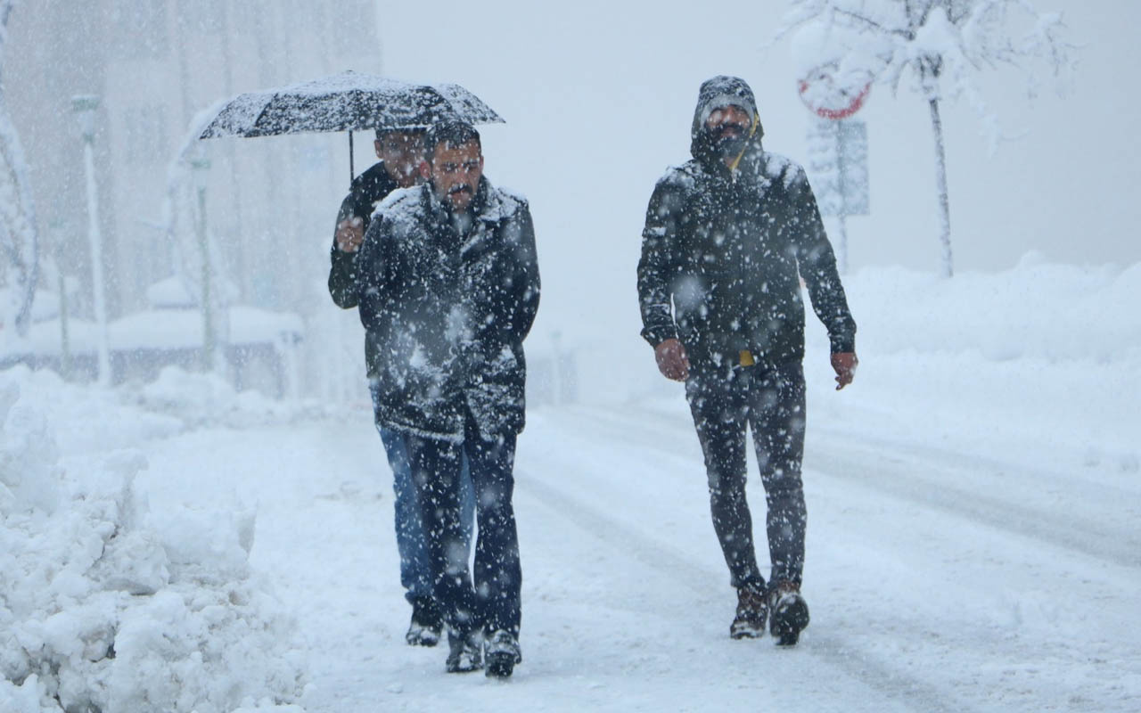 Bugün başlayacak Meteoroloji'den 15 kente 50 santim kar uyarısı