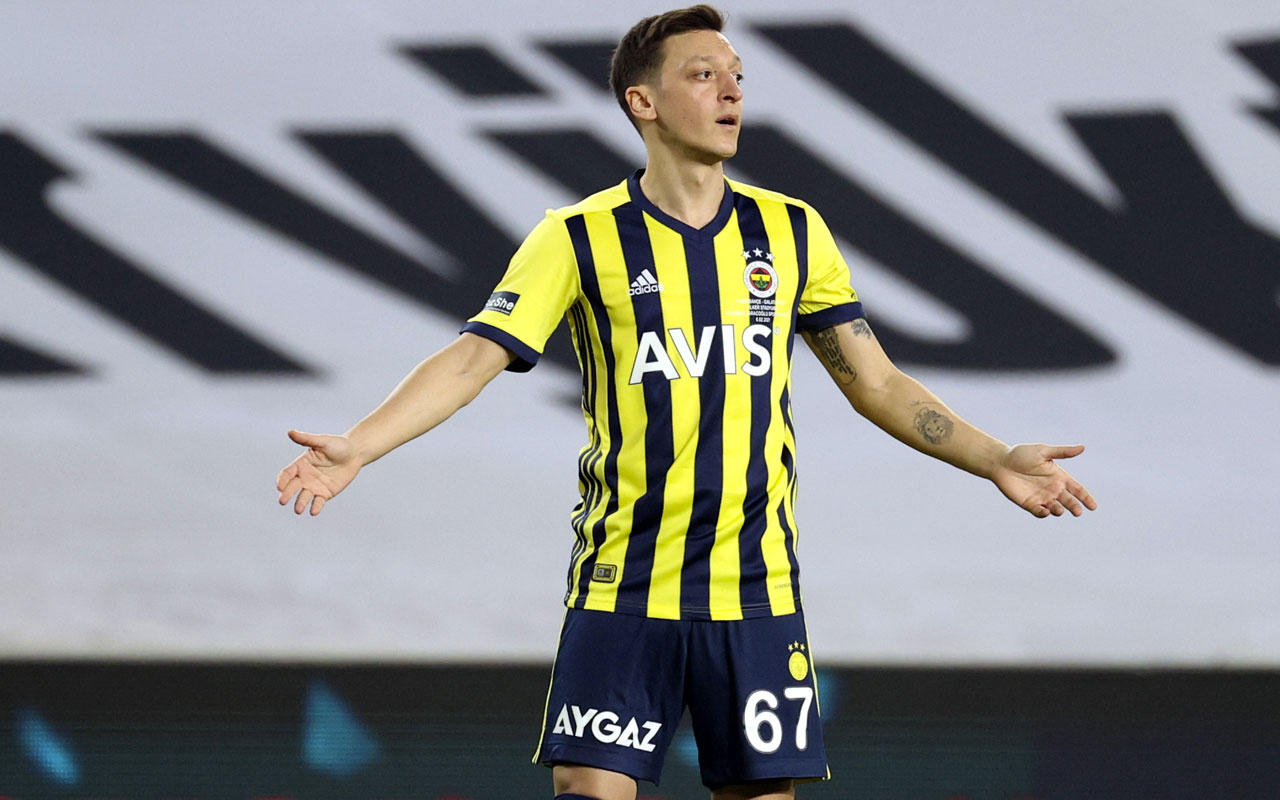 Mesut Özil, Mert Hakan Yandaş'ı solladı Fenerliler çileden çıktı