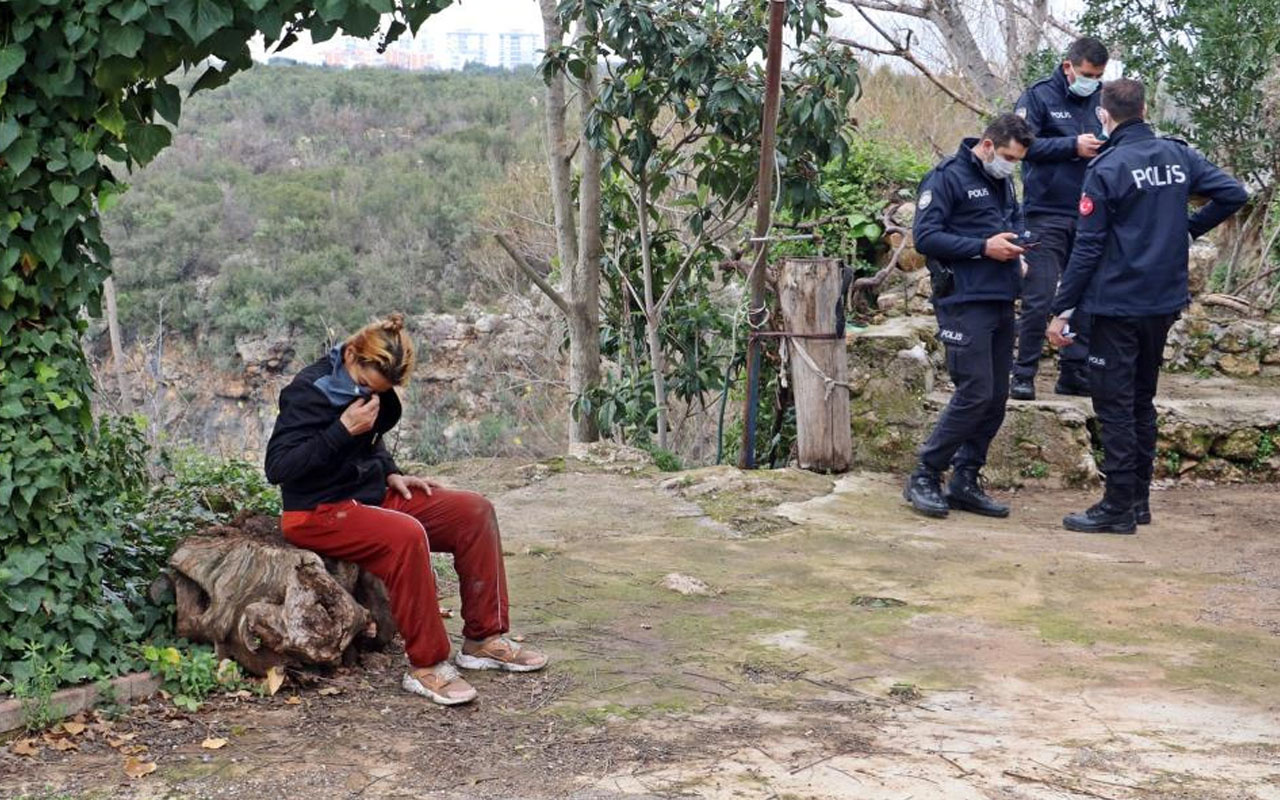 Antalya'da akıntıya rağmen suya girip hareketsiz bekledi! Polis güçlükle ikna etti