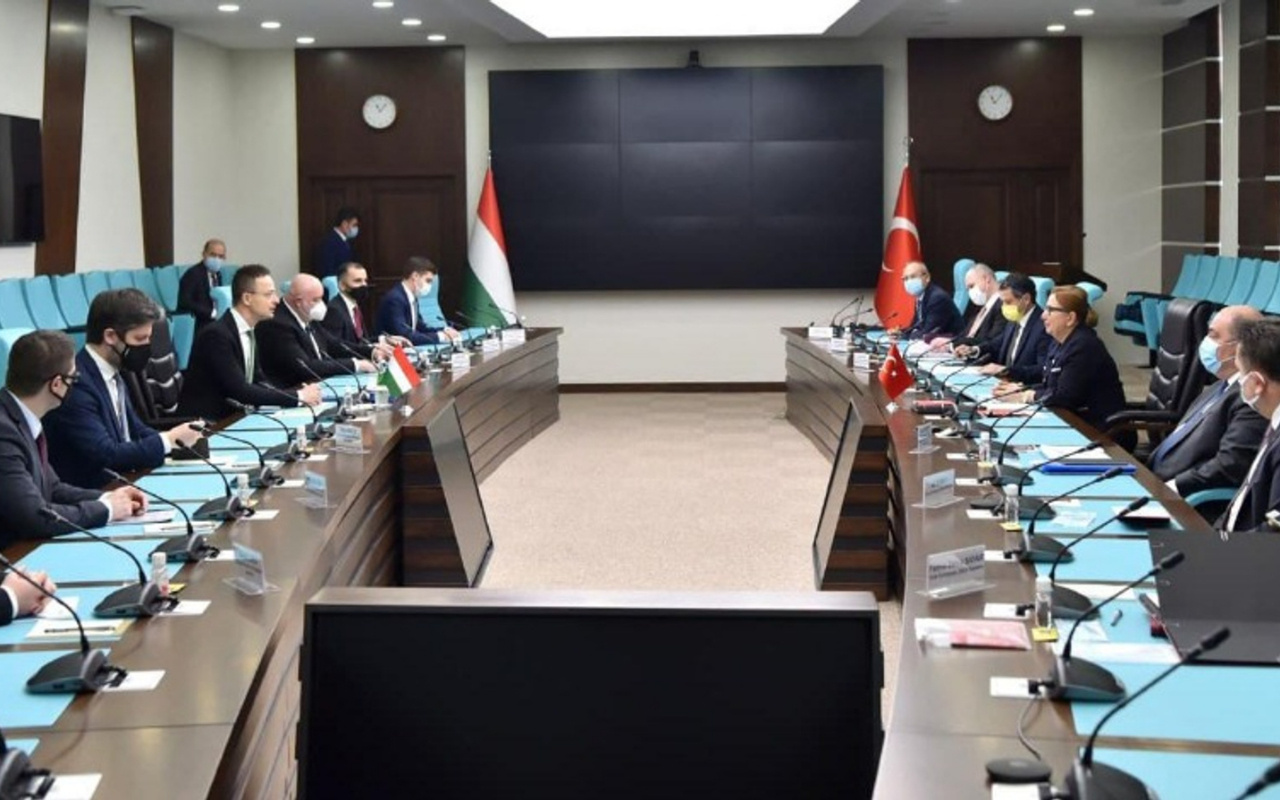 Türkiye ile Macaristan arasında yeni işbirliği! Bakan Pekcan imzaladı