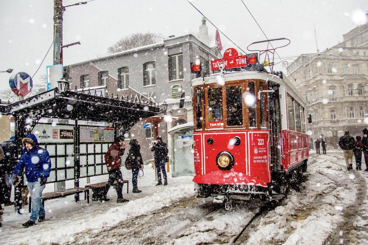 Meteoroloji İstanbul'a karın yağacağı gün ve saati açıkladı! Sıcaklık 15 derece düşecek