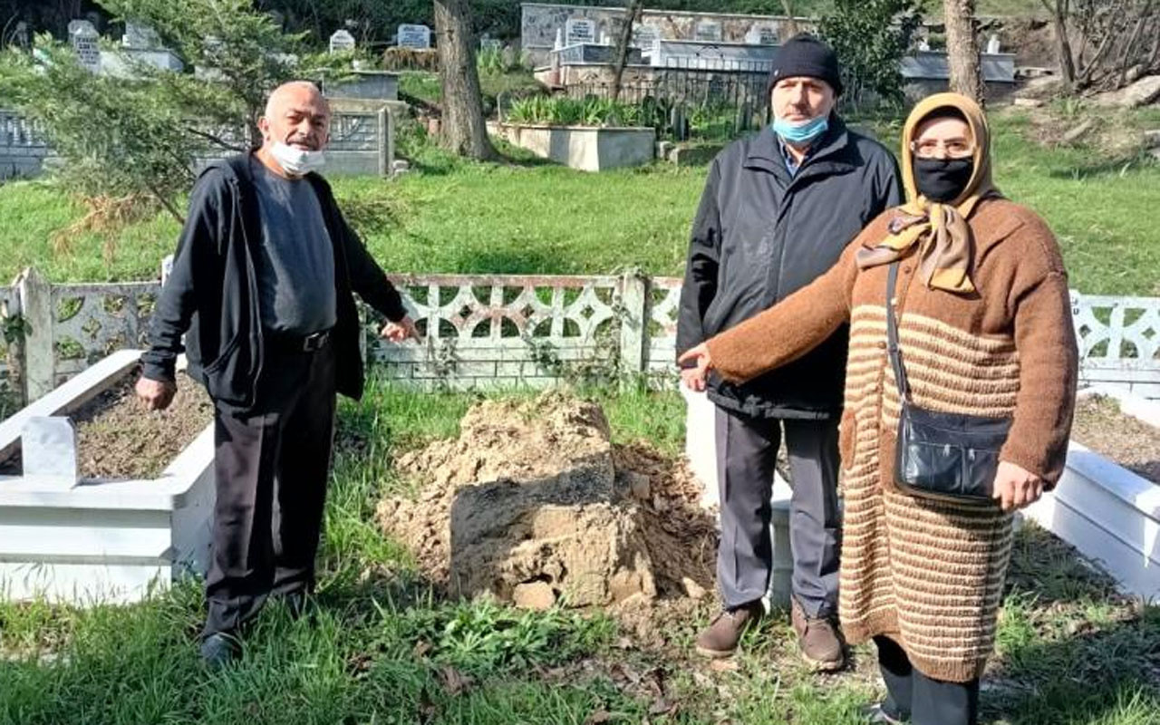 Sakarya Geyve'de annesinin mezarını yerinde bulamayınca şok oldu