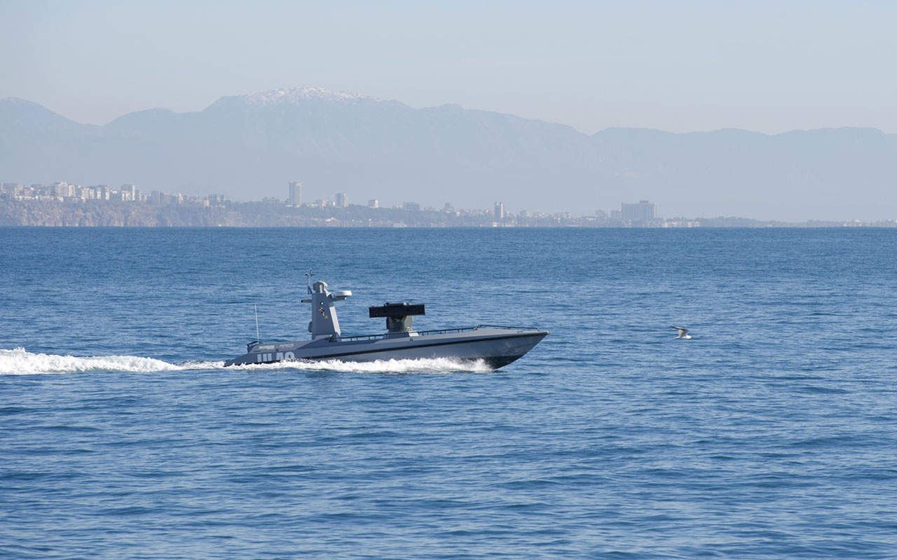 Türkiye'nin ilk silahlı deniz aracı ULAQ suya indirildi! Özellikleri bomba