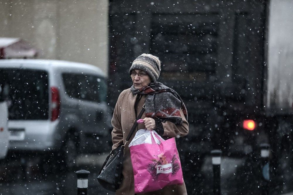 Hafta sonu sokağa çıkma yasağı 4 güne çıkarılsın! İstanbul'a pazartesi salı fena kar yağacak