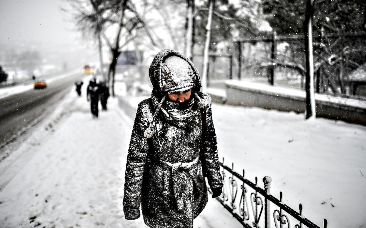 İstanbul 6 gün felç olacak! Pazar günü çok fena kar yağacak meteorolojiden üst üste uyarılar