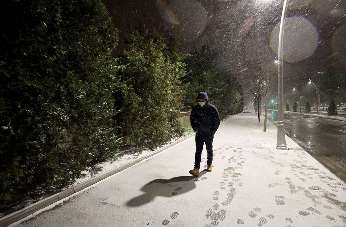 İstanbul'da kar yağışı! Donuyoruz Tulpar fırtınası İstanbul'u esir alıyor