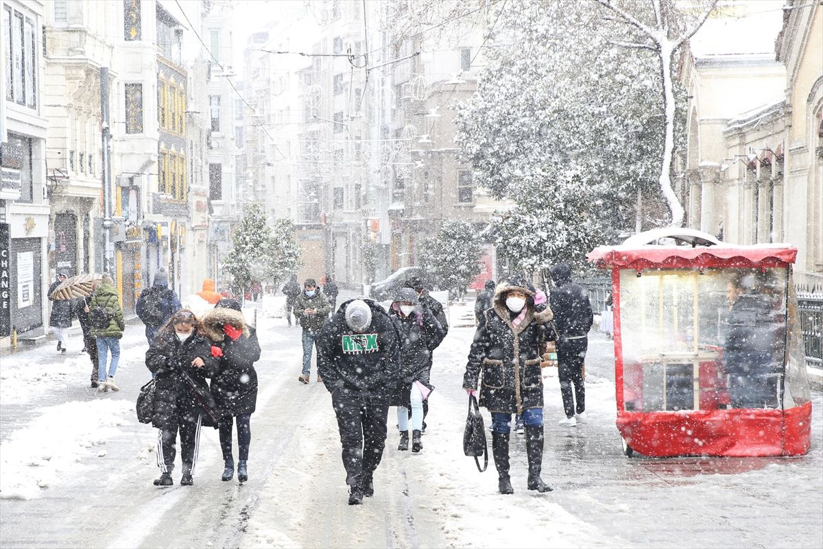 Meteorolojiden İstanbul için yeni uyarı! Kandilli: Yarın sabaha dikkat kar kaç gün sürecek