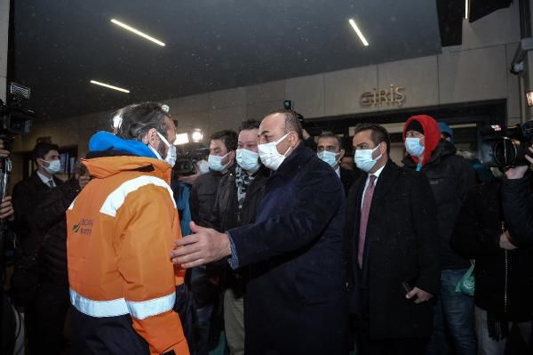 Dışişleri Bakanı Mevlüt Çavuşoğlu karşıladı! Kaçırılan Türk denizciler İstanbul'da