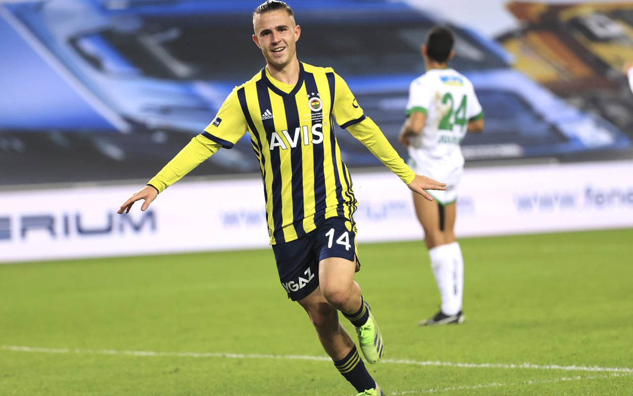 Fenerbahçe'de Dimitris Pelkas sahaya iniyor