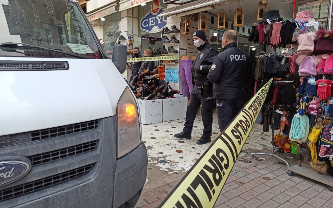 Eskişehir'de karı koca ve 4 yaşındaki çocukları evlerinde ölü bulundu