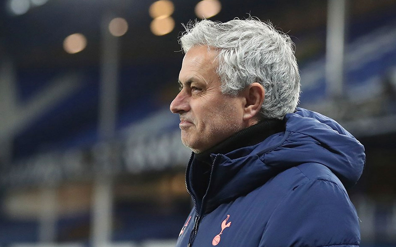 Fenerbahçe'den, ülkesine giden Mourinho ile ilgili açıklama