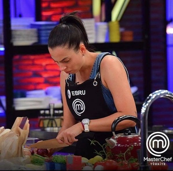 MasterChef Ebru'nun küvet pozuna Somer Sivrioğlu yorumu! Son hali şoke etti