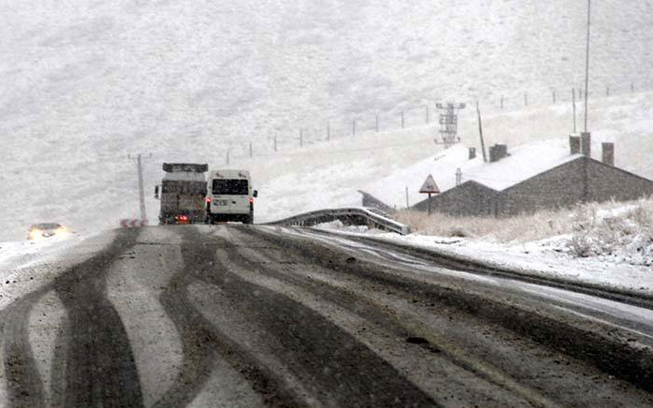 Ardahan ve Kars'ta yoğun kar yağışı