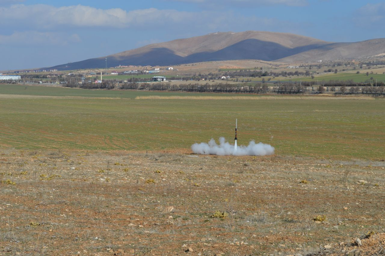 Elazığ'da üniversite öğrencisi geliştirdi! 'Roketimsi insansız hava aracı' testi geçti