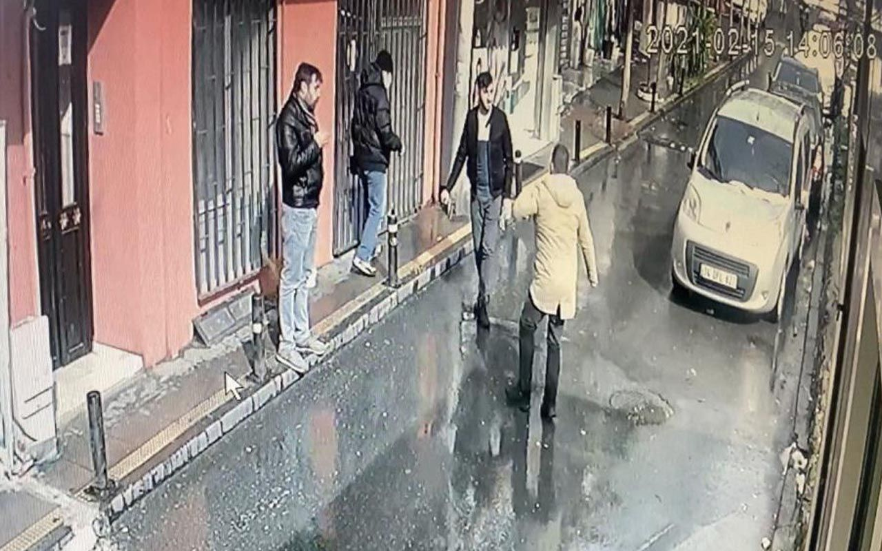 İstanbul'da kardeşlerin bıçaklı düellosü! Görüntüler dehşete düşürdü