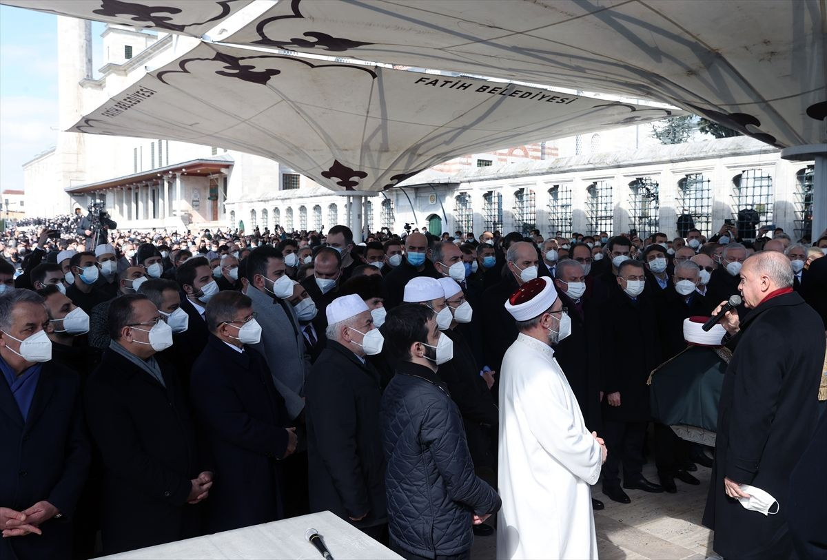 M. Emin Saraç Fatih Camii'nden son yolculuğuna uğurlandı cenazeye Erdoğan da katıldı