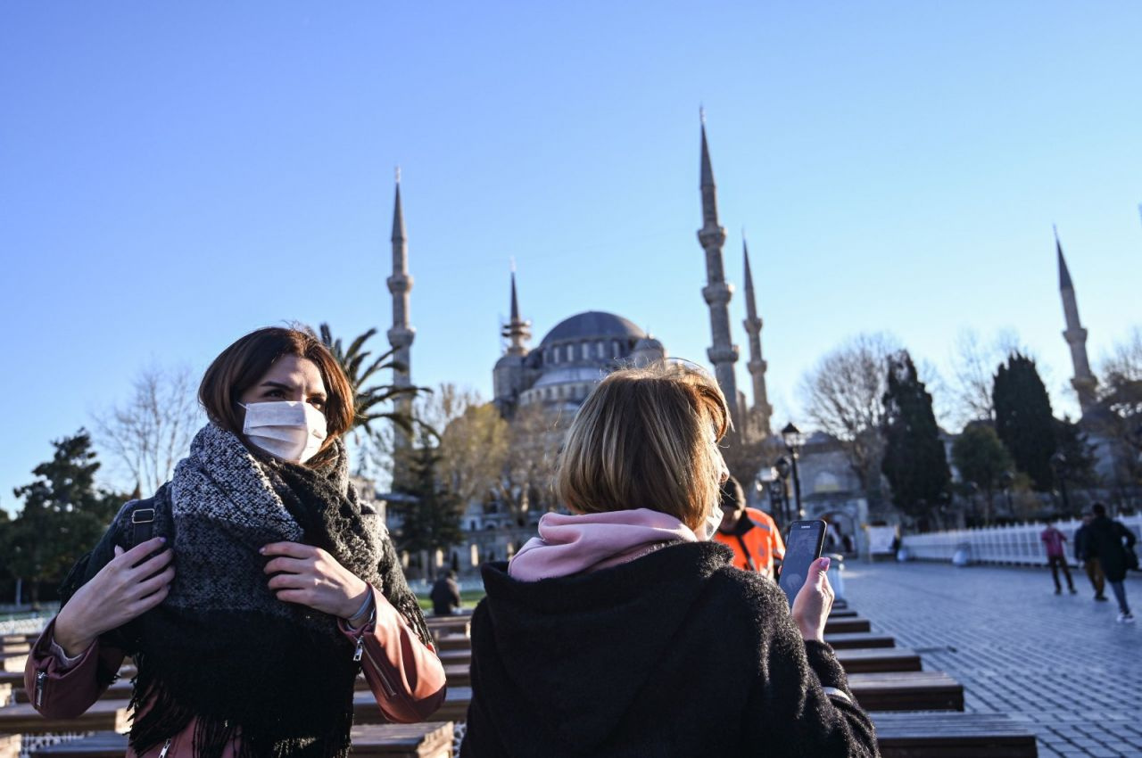 İstanbul'da sokağa çıkma ve restoran yasağının kalkacağı tarih belli oldu! Renklere göre...