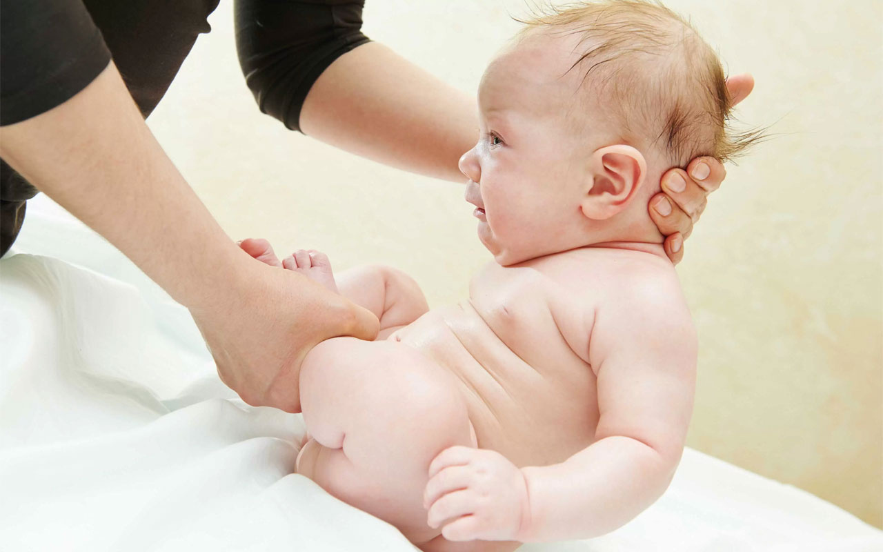 Bebeklerde kabızlık nasıl geçer bebek kabızlığına iyi gelen masaj ve çözüm