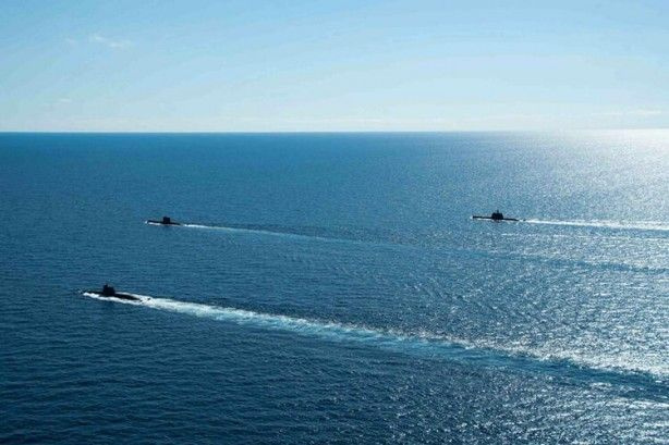 Türk ve Yunan savaş gemileri aynı karede! Hareketli anlar