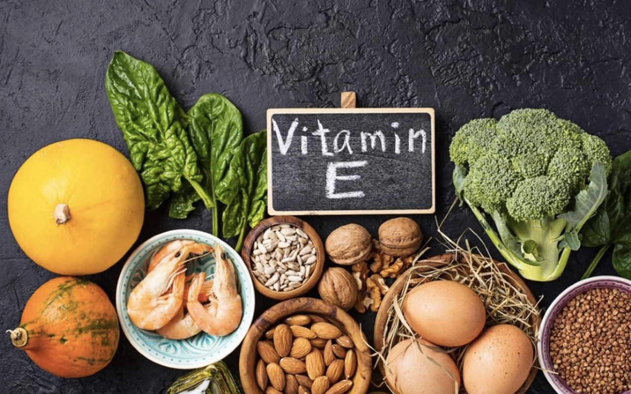E vitamini nelerde var faydaları neler E vitamini eksikliği belirtileri