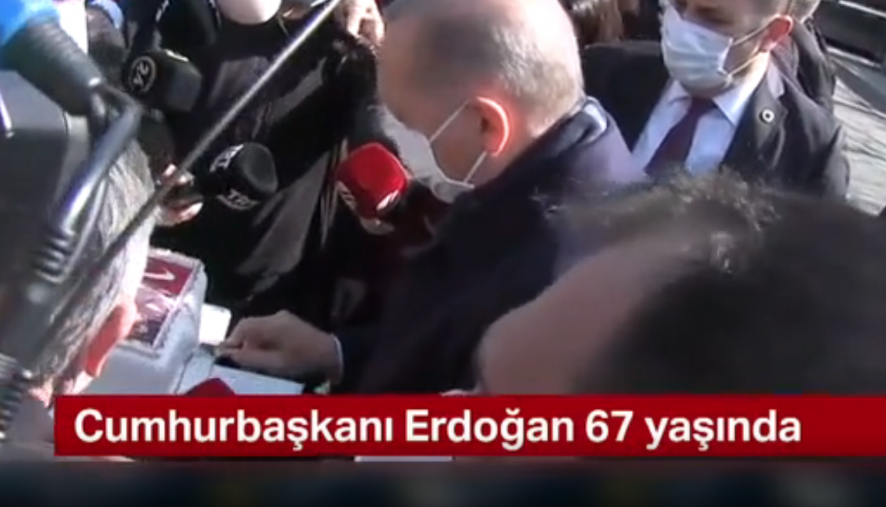 Erdoğan'a Kısıklı esnafından doğum günü sürprizi! Durdurup pasta kestiler