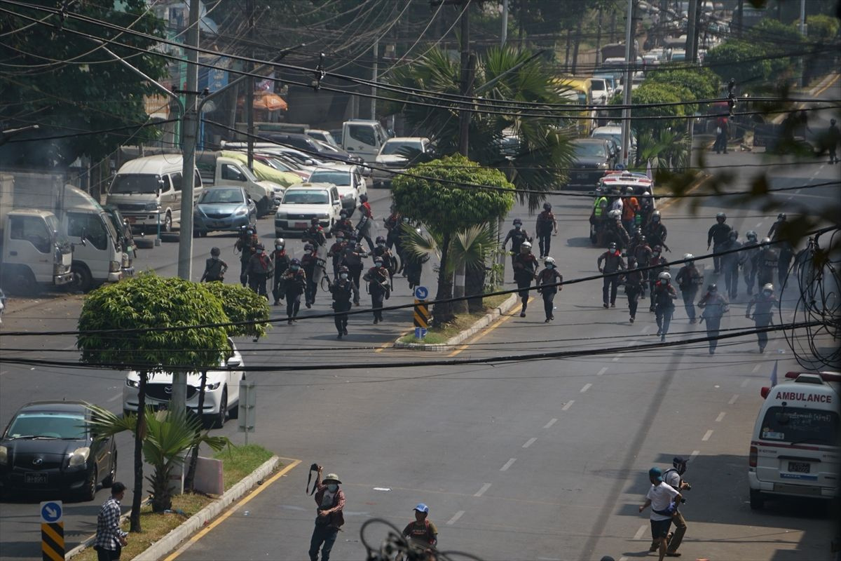 Myanmar'da darbe karşıtı protestolarda ölü sayısı artıyor! Sağlık çalışanı öldürüldü