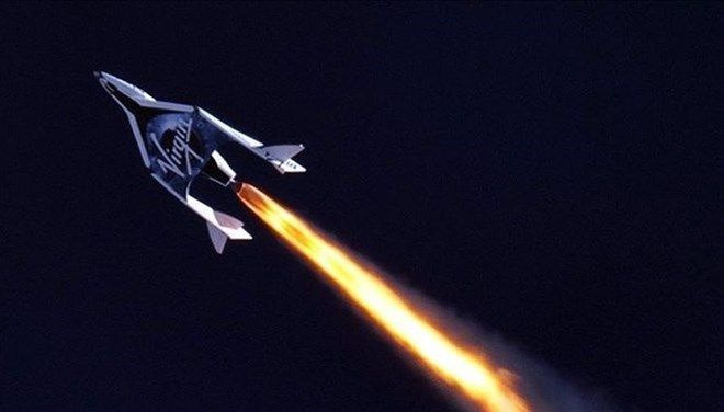 Uzaya ilk turistler 2022'de çıkabilecek yörünge altı mekiğinin testi ertelendi